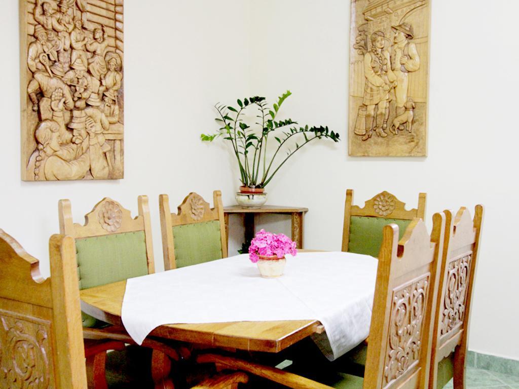 Beluci Panzio Hotel Odorheiu Secuiesc Ngoại thất bức ảnh