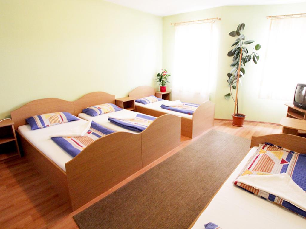 Beluci Panzio Hotel Odorheiu Secuiesc Ngoại thất bức ảnh